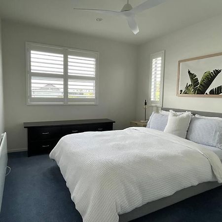 The Blue Beach House Mangawhai Bagian luar foto