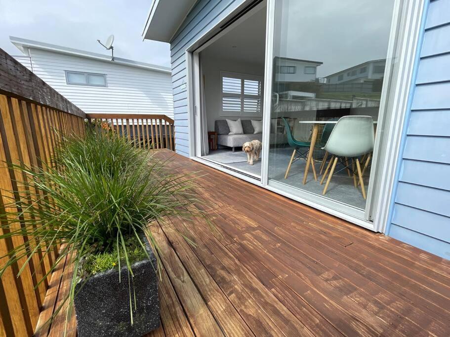 The Blue Beach House Mangawhai Bagian luar foto