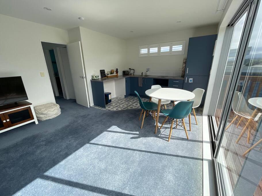 The Blue Beach House Mangawhai Bagian luar foto