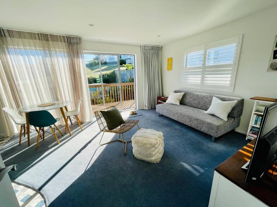 The Blue Beach House Mangawhai Bagian luar foto
