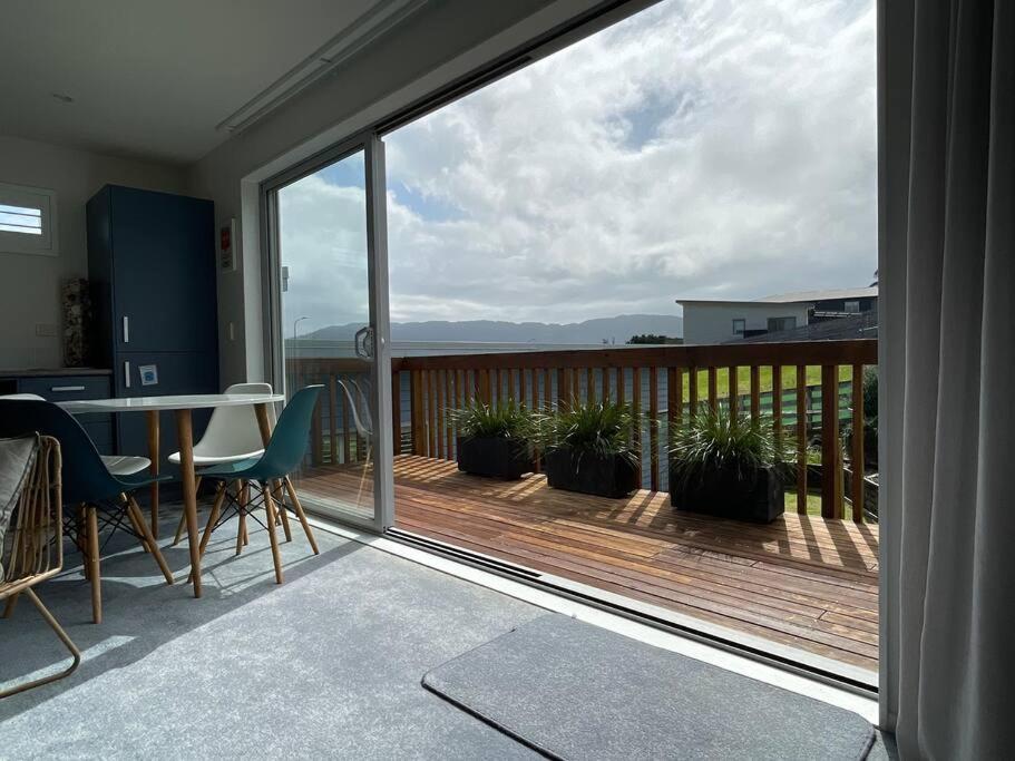 The Blue Beach House Mangawhai Bagian luar foto